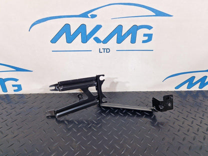 19-ON MERCEDES BENZ B CLASS W247 ABS PUMP MOUNT BRACKET SUPPORT A1774303400