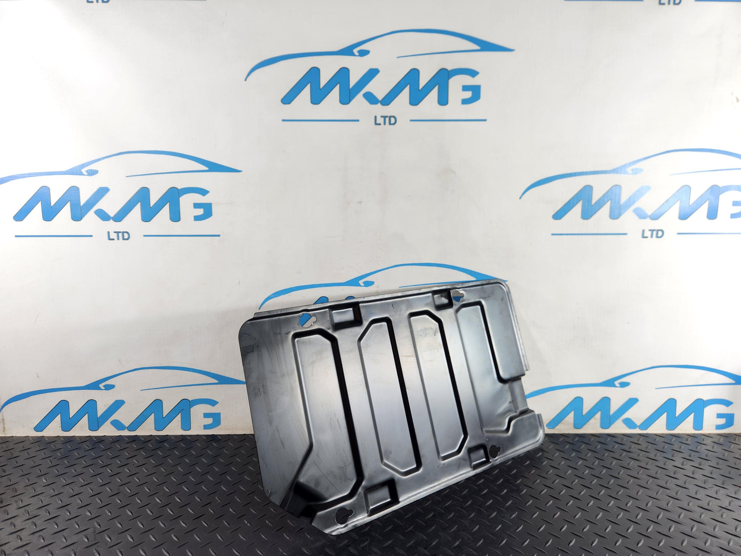 Mercedes-Benz Sprinter VS30 W907 Battery Tray Box Cover A9065842138