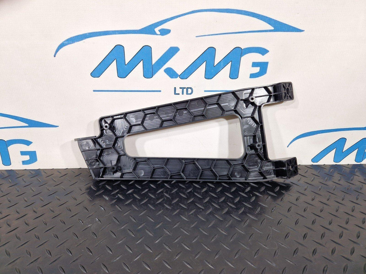 10-18 AUDI A7 4G S-LINE GENUINE AMPLIFIER MOUNT BRACKET 4G0907348B