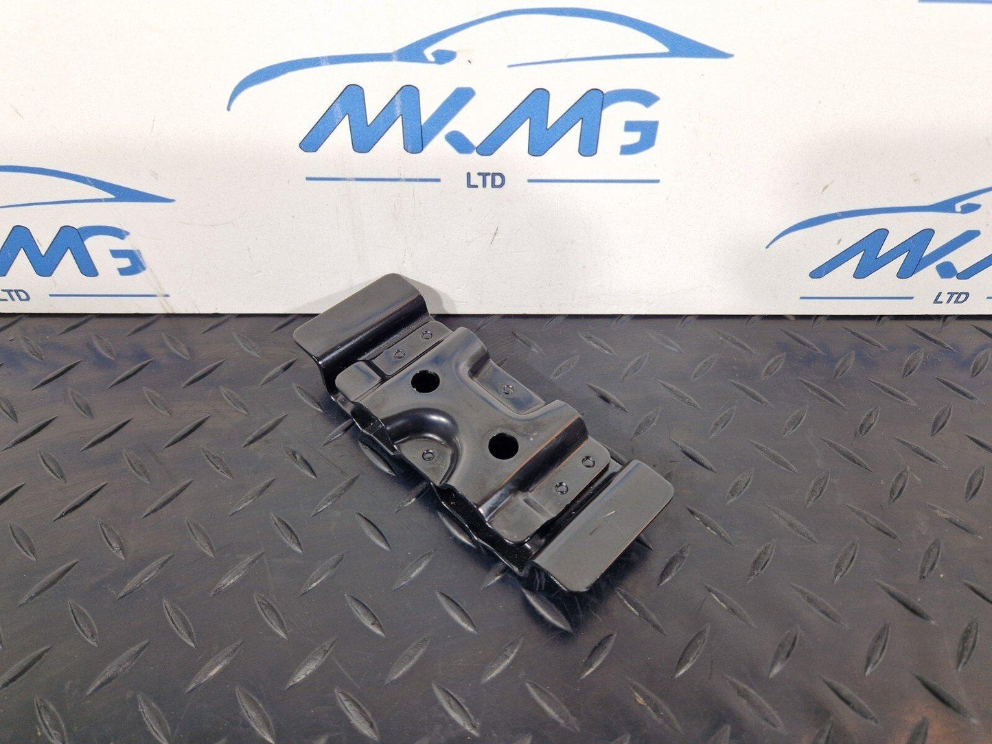 10-18 AUDI A7 4G S-LINE GENUINE OEM MOUNTING TIE DOWN EYE 4G8813383