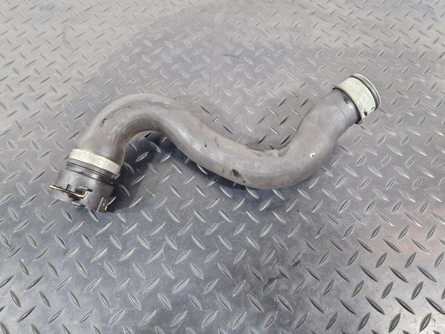 14-23 MERCEDES VITO W447 2.1d COOLANT HOSE PIPE A4475010482