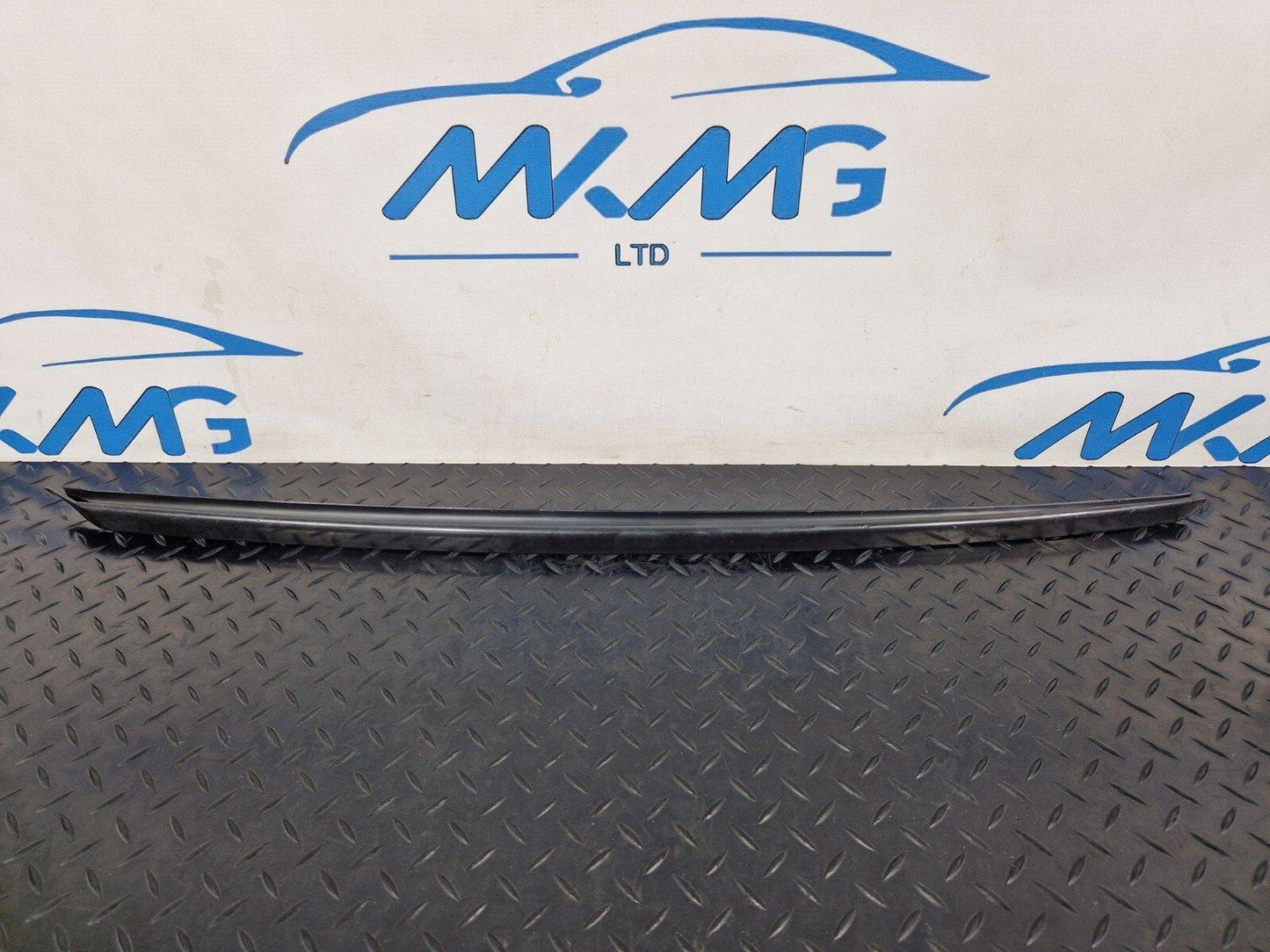 16-19 AUDI A4 B9 FRONT WINDSCREEN N/S WEATHERSTRIP MOULDING STRIP 8W0854327C