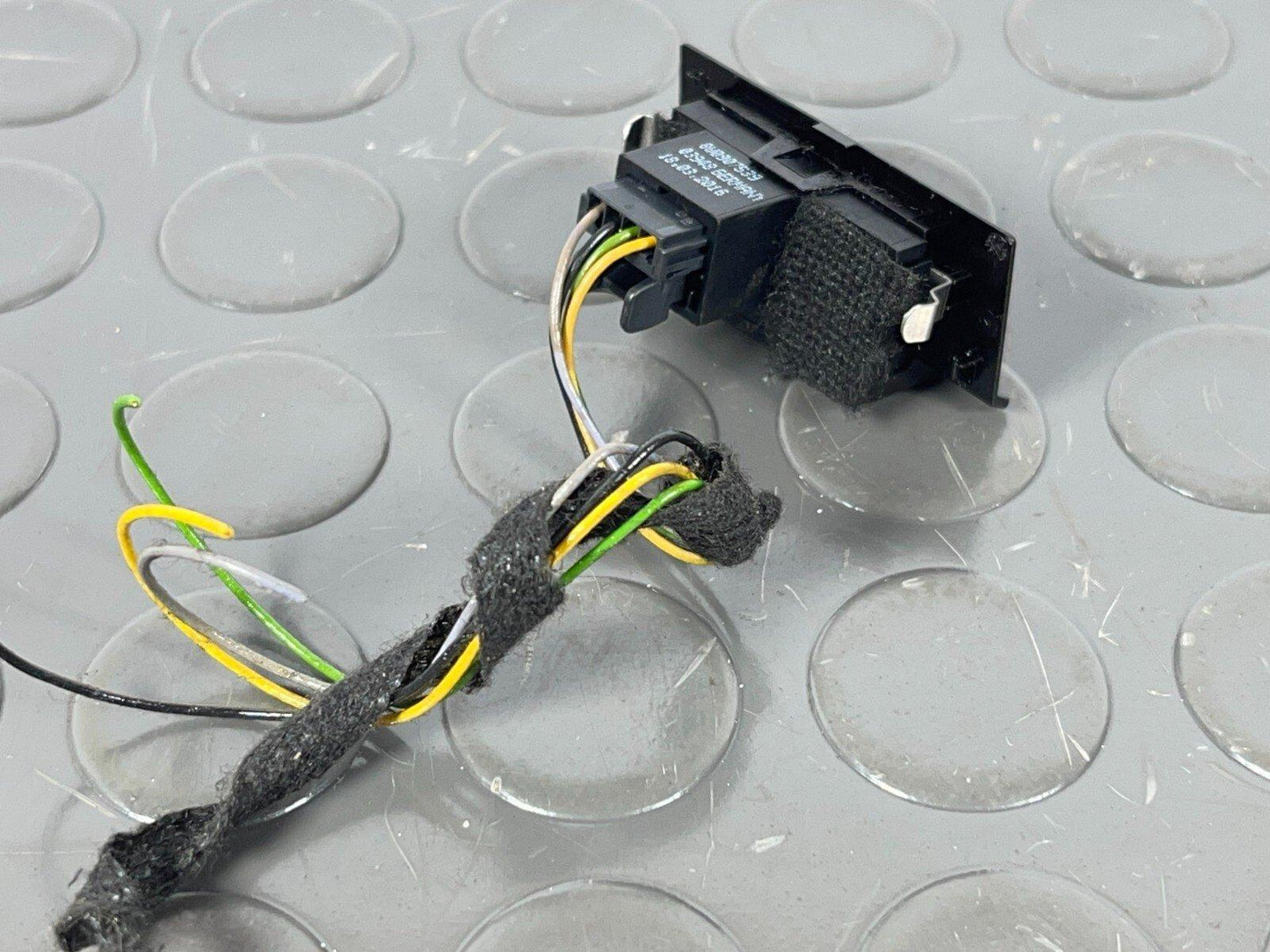 16-19 AUDI A4 B9 GENUINE SUN SENSOR 8W0907539
