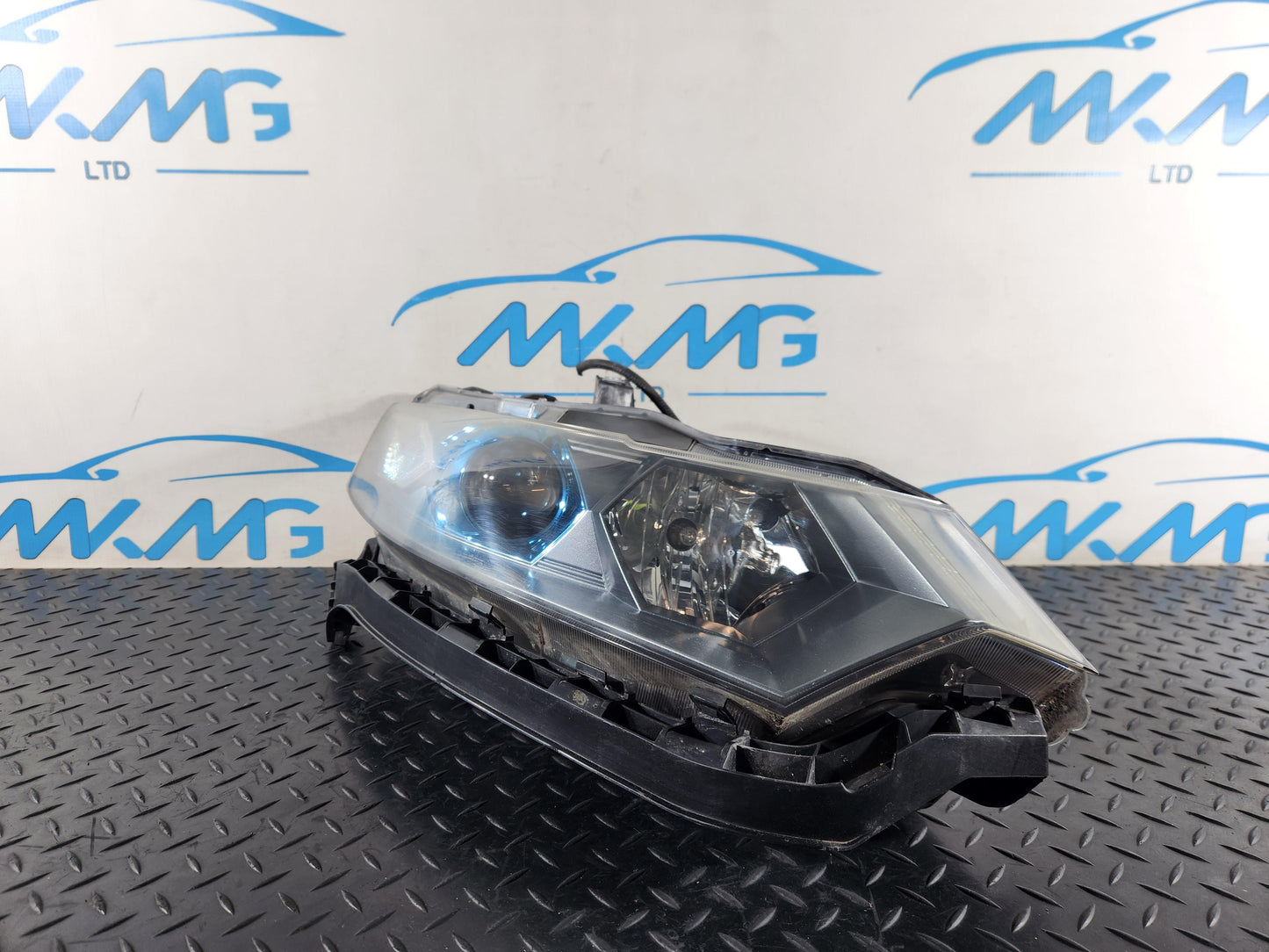 Honda Civic FN Hatchback Front Right Driver Side Headlight Genuine 100-22877