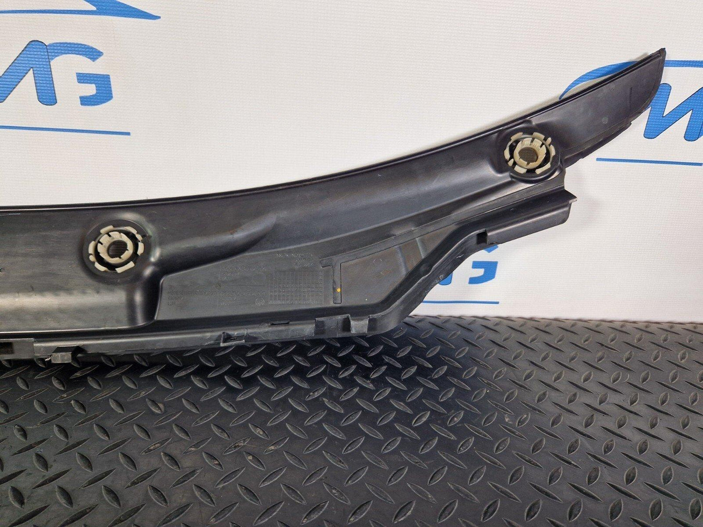 14-21 BMW 2 SERIES GRAN TOURER F46 OEM FRONT WINDSCREEN SCUTTLE PANEL 7301016