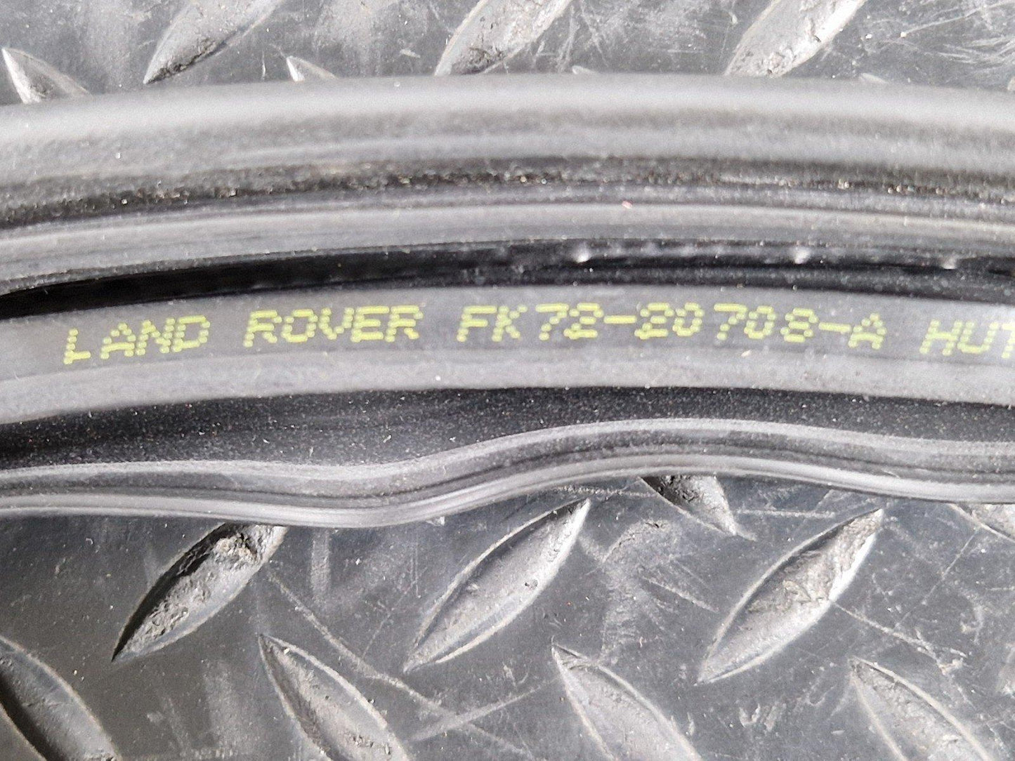 14-19 LAND ROVER L550 DISCOVERY OEM N/S/F FRONT LEFT DOOR SEAL RUBBER FK7220708A