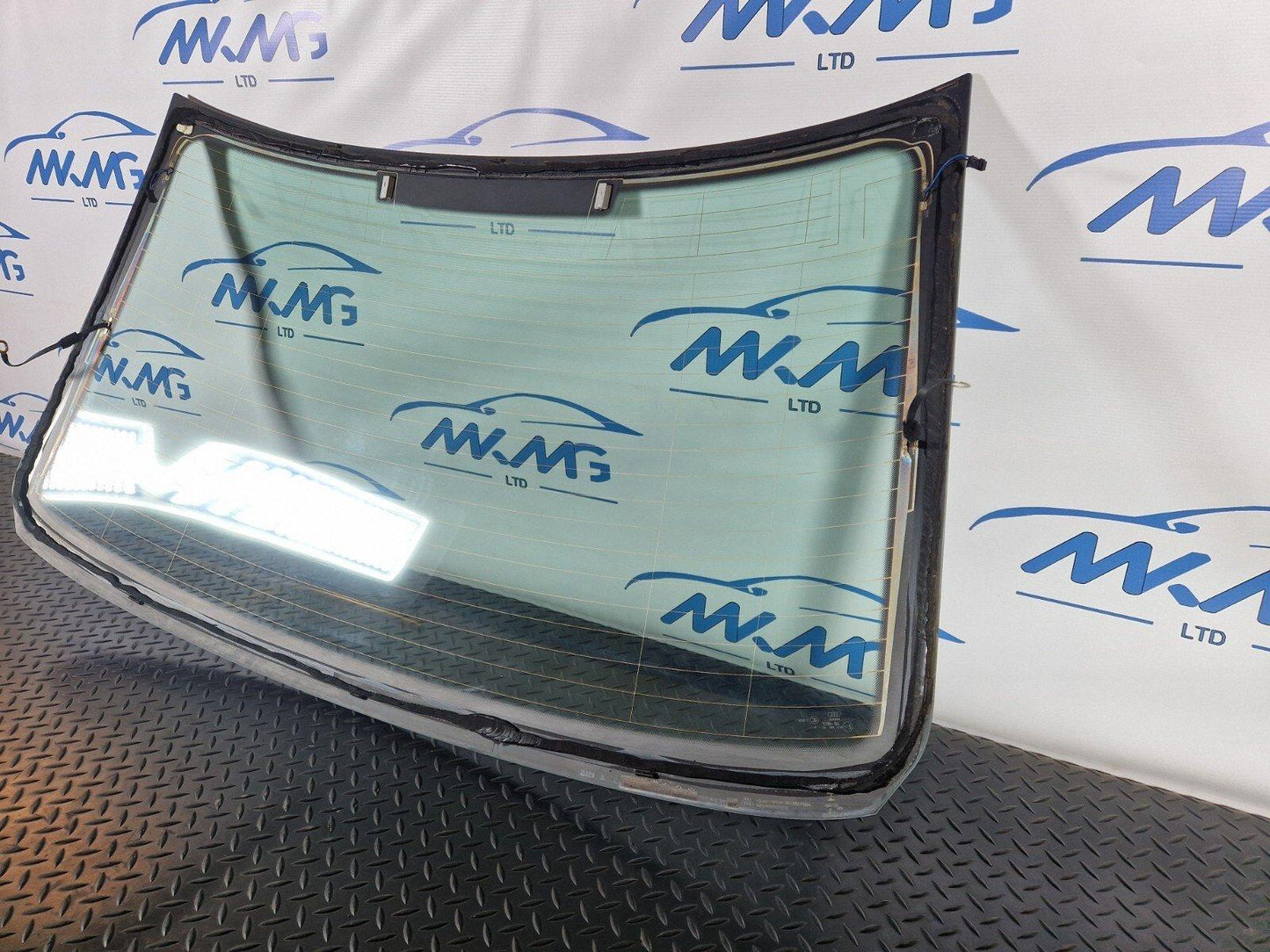 16-19 AUDI A4 B9 REAR WINDSHIELD WINDSCREEN WINDOW GLASS 8W5845501