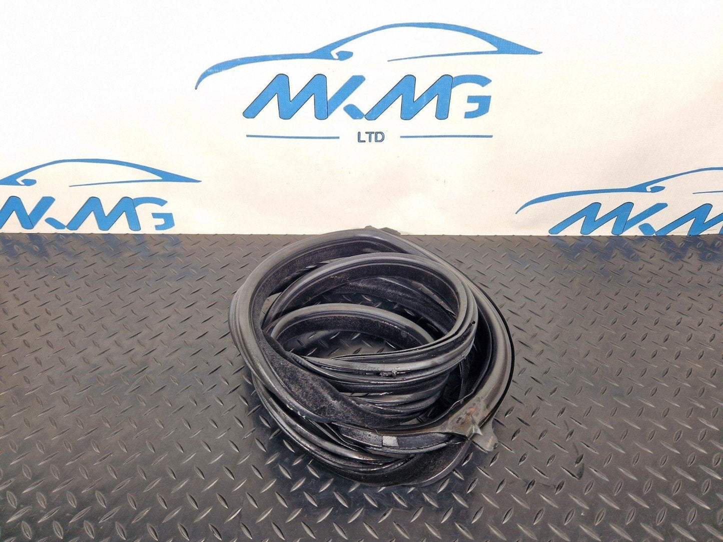 11-18 BMW 6 SERIES F06 REAR RIGHT DOOR GASKET SEAL RUBBER 7275316