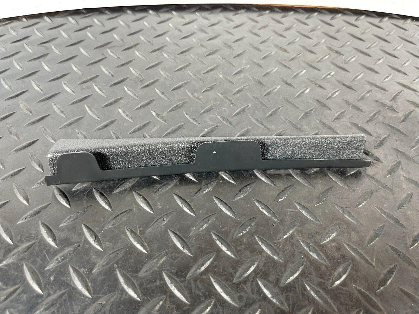 16-19 AUDI A4 B9 SALOON GENUINE LEFT PASSENGER SIDE A PILLAR TRIM 8W0868203LI