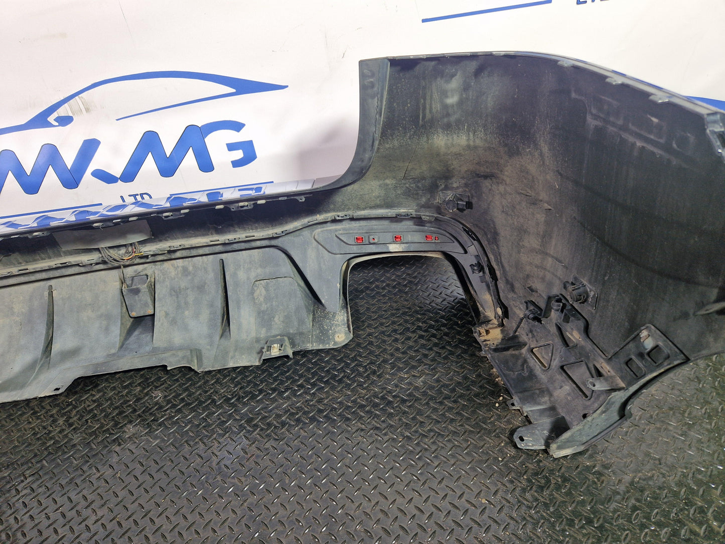 Mercedes-Benz GLE 500 W166 Rear Bumper in Obsidian Black 197