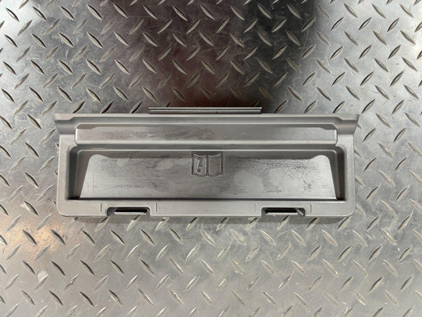 2019-ON  LAND ROVER DISCOVERY L550 GLOVE BOX TRIM K8D206040A