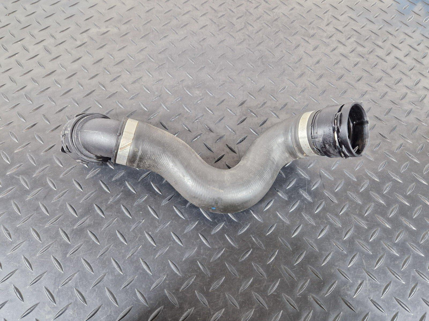 14-21 MERCEDES BENZ W205 RADIATOR COOLANT HOSE PIPE A2055010182