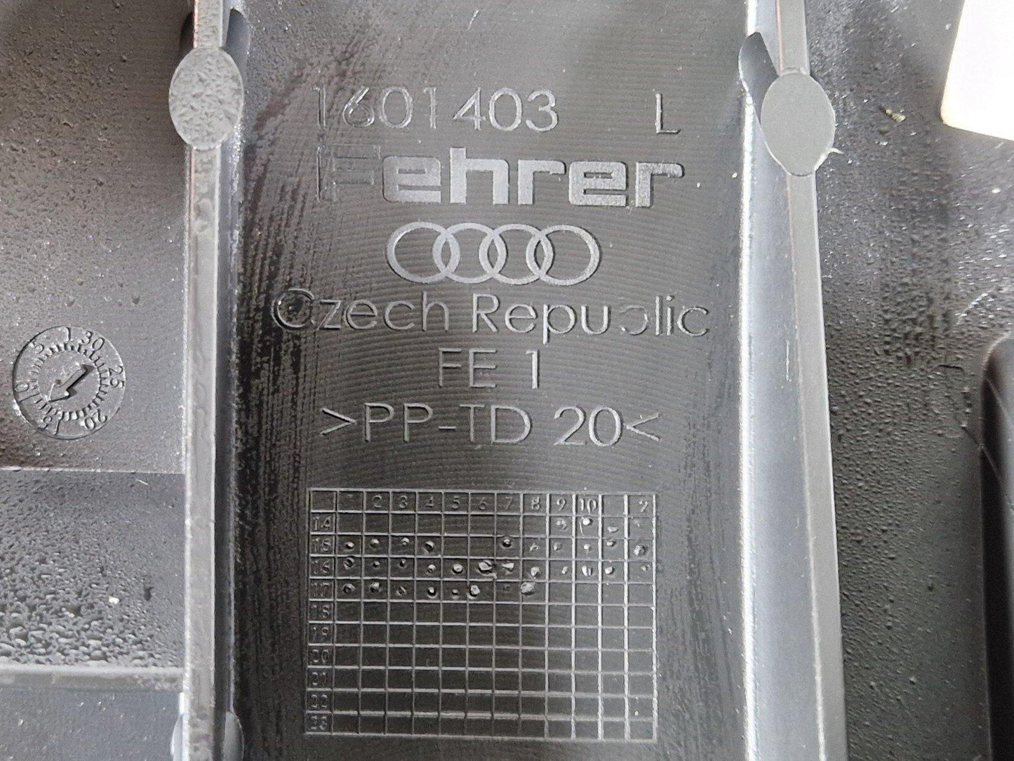 16-19 AUDI A4 B9 GENUINE OEM REAR LEFT SEAT COVER 8W0885703A