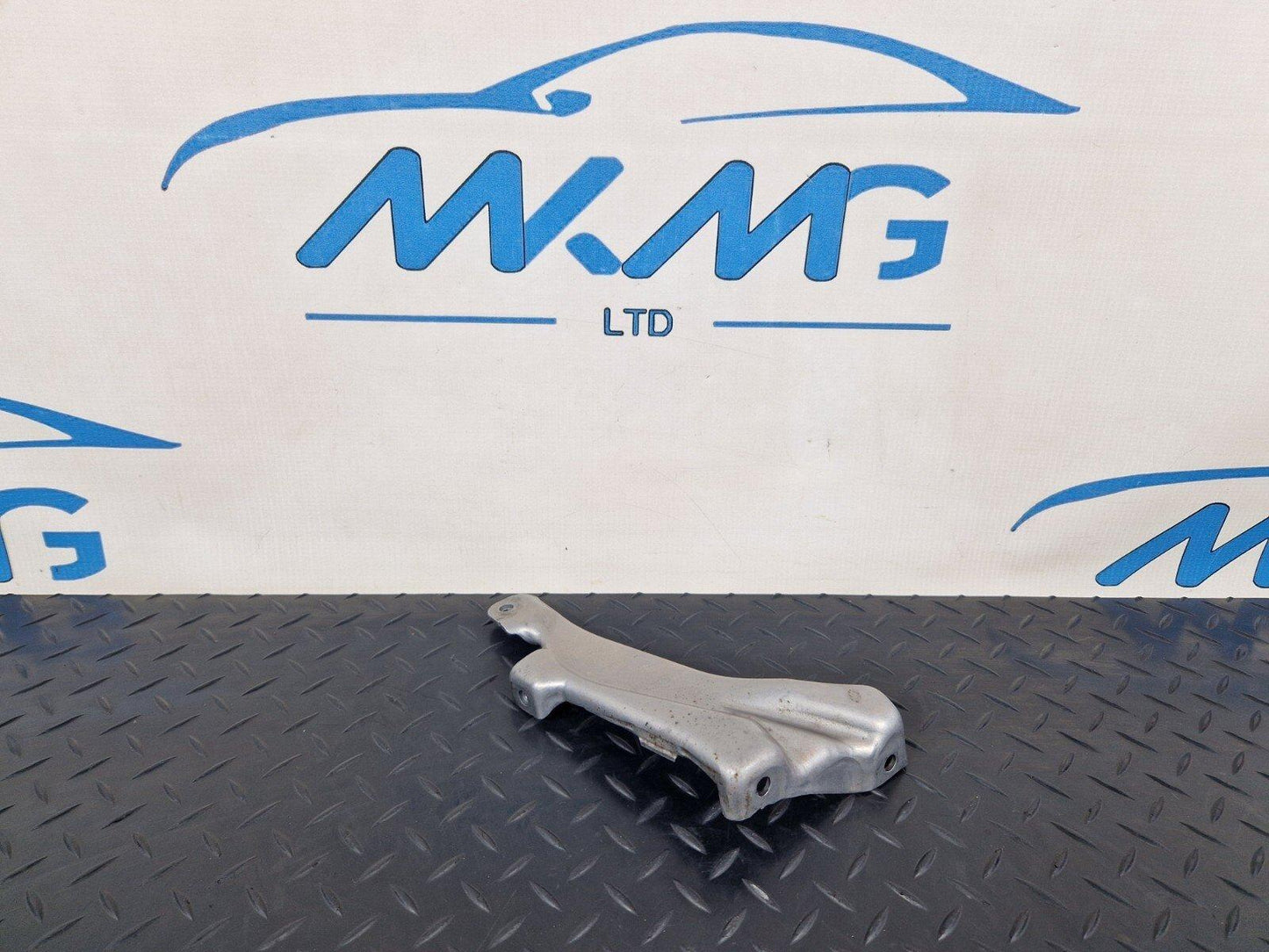 19-ON MERCEDES BENZ B CLASS W247 INTAKE MANIFOLD SUPPORT BRACKET A6540961445