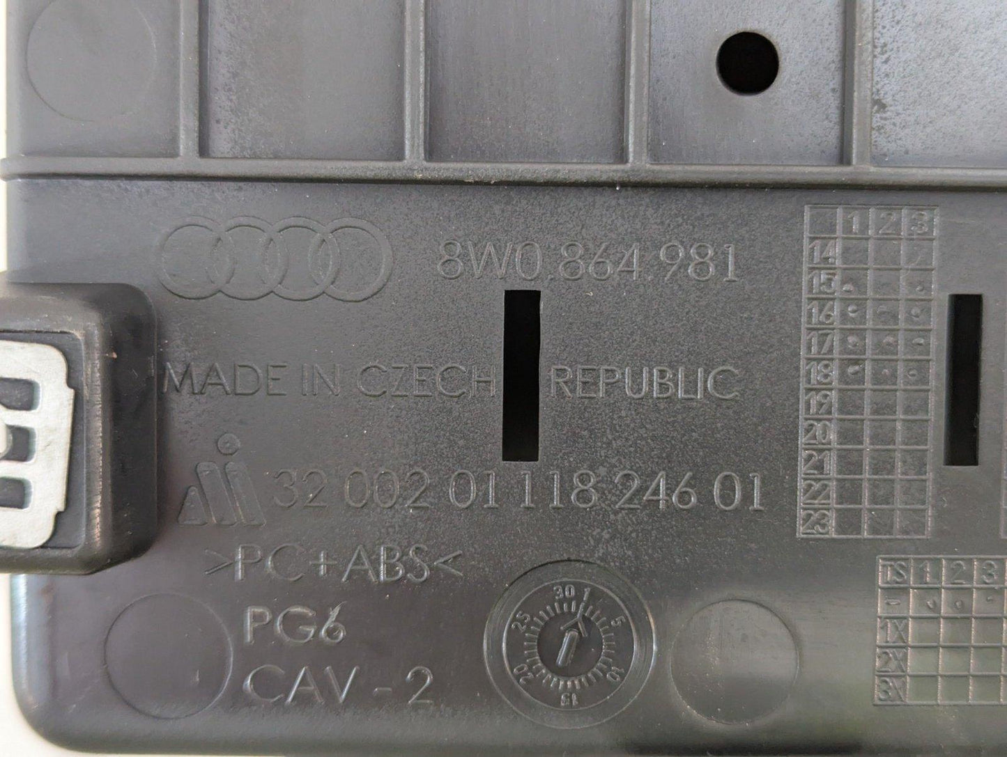 2017 AUDI A4 B9 INTERIOR CENTRE CONSOLE STORAGE COMPARTMENT 8W0864981