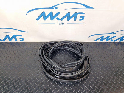 16-19 AUDI A4 B9 SALOON GENUINE TAILGATE BOOT LID RUBBER SEAL 8W5827705C