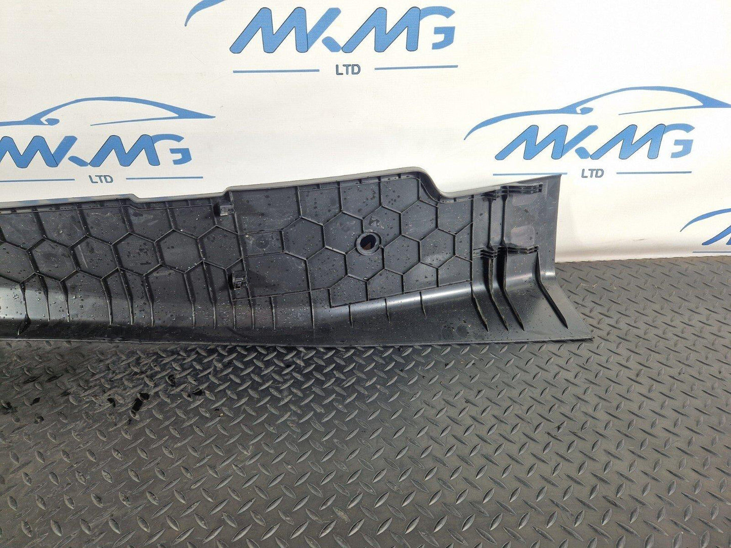 18-ON MERCEDES BENZ SPRINTER W907 W910 LEFT SIDE B PILLAR TRIM COVER A9076903200