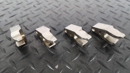 12-18 MERCEDES A B-CLASS W176 W246 GENUINE 1.8/2.1 CDI FUEL INJECTOR CLAMPS