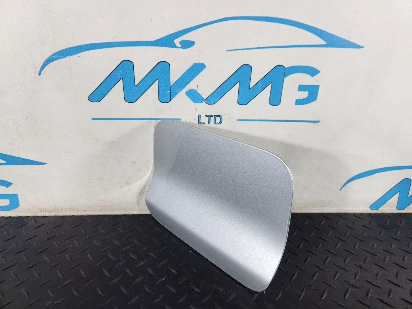 16-22 BMW X1 F48 FUEL TANK FILLER FLAP COVER IN SILVER 7359631