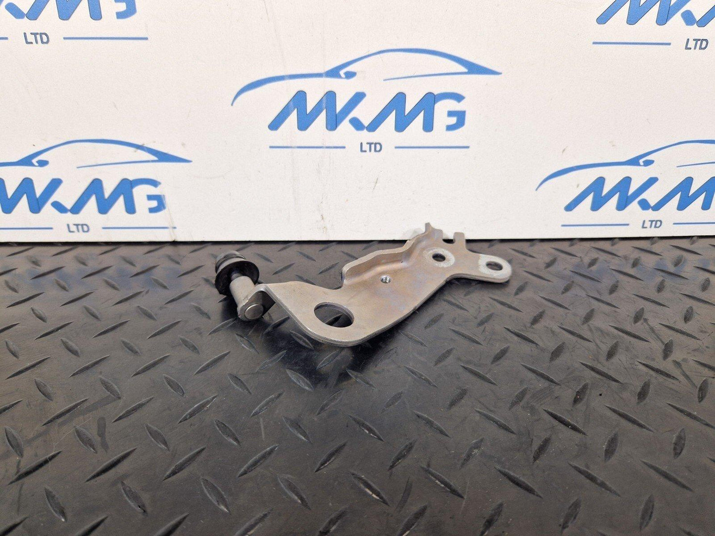 14-21 MERCEDES-BENZ C250 W205 OEM ENGINE LEFT REAR LIFTING LUG CLIP MOUNT HOLDER