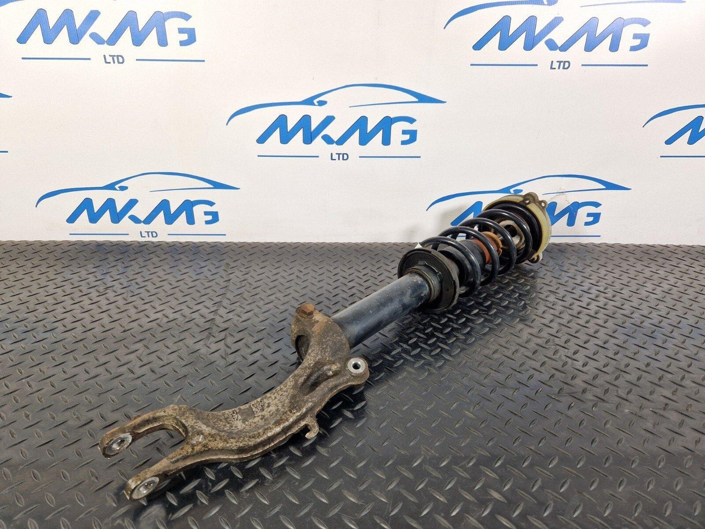 16-19 AUDI A4 B9 AVANT ULTRA SE GENUINE FRONT RIGHT O/S SHOCK ABSORBER 8W0031T