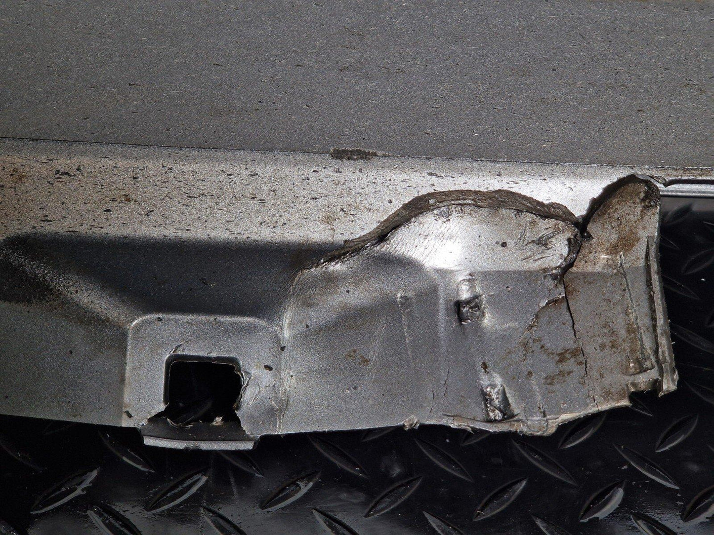 19-ON MERCEDES BENZ B CLASS W247 DRIVERS SIDE MOULDING A1776904601