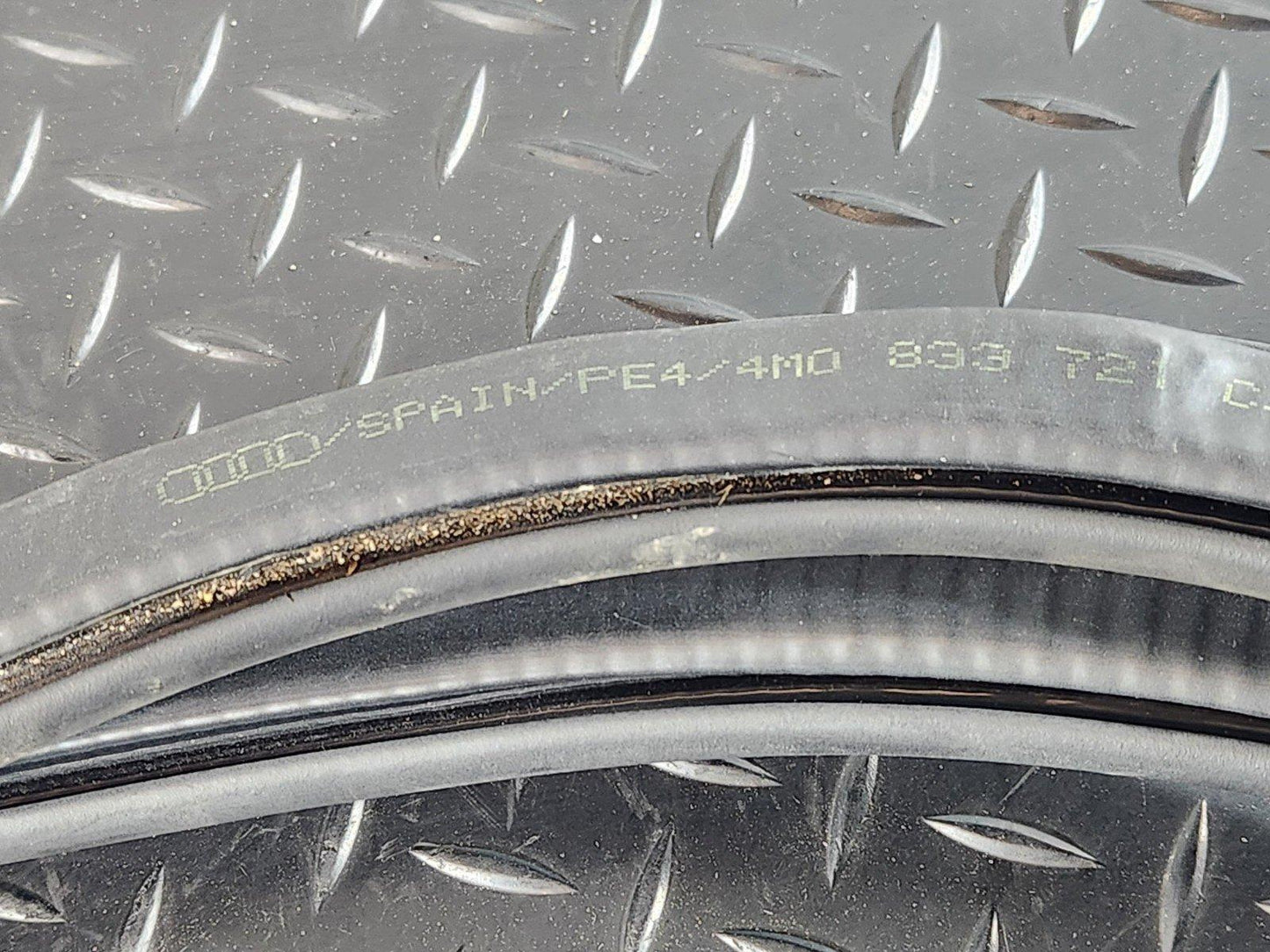 16-20 AUDI Q7 4M GENUINE REAR LEFT & RIGHT DOOR SEAL RUBBER STRIP 4M0833721C