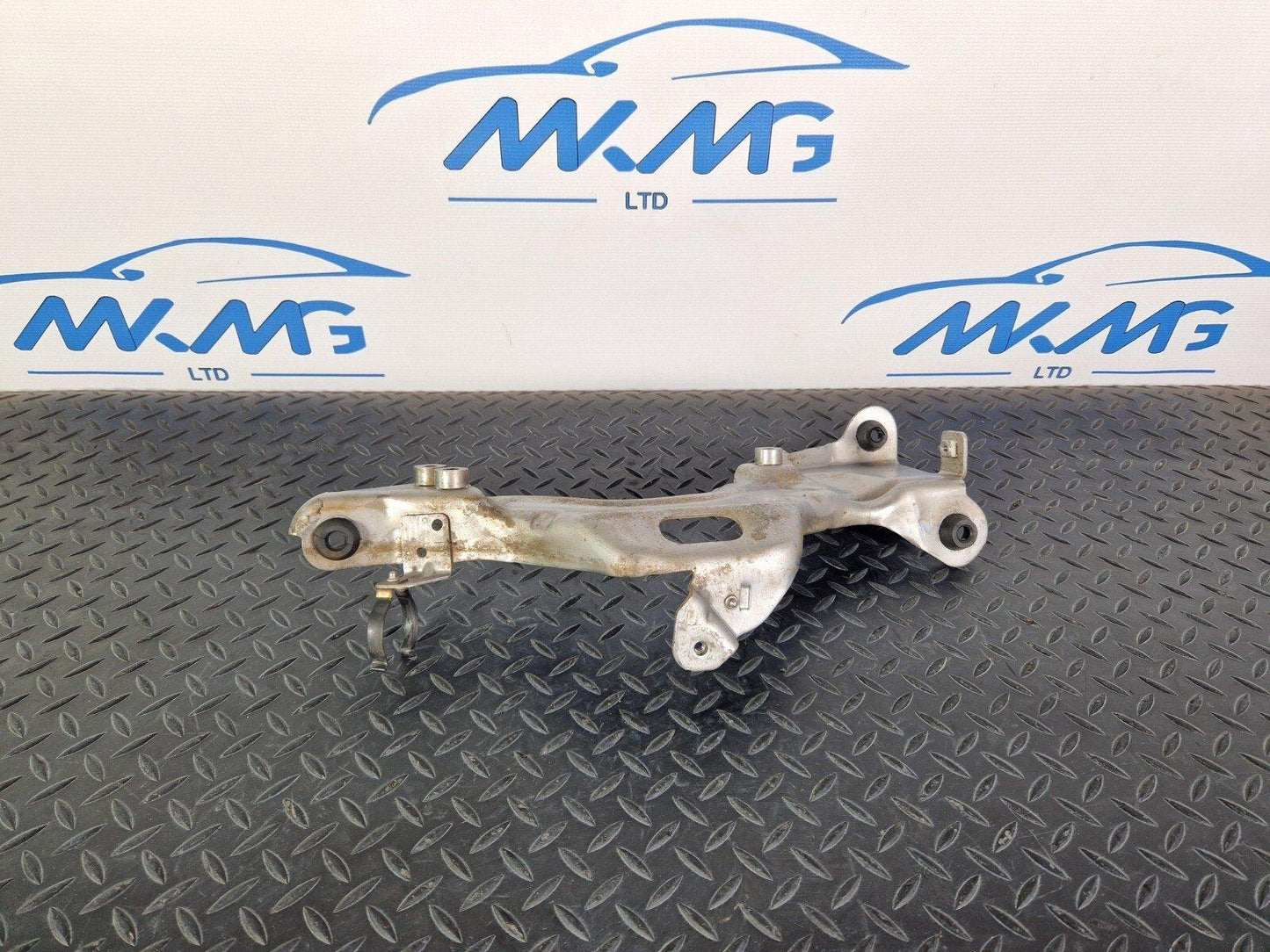 14-21 MERCEDES BENZ C200d W205 OEM DAMPING FILTER SUPPORT BRACKET MOUNT HOLDER