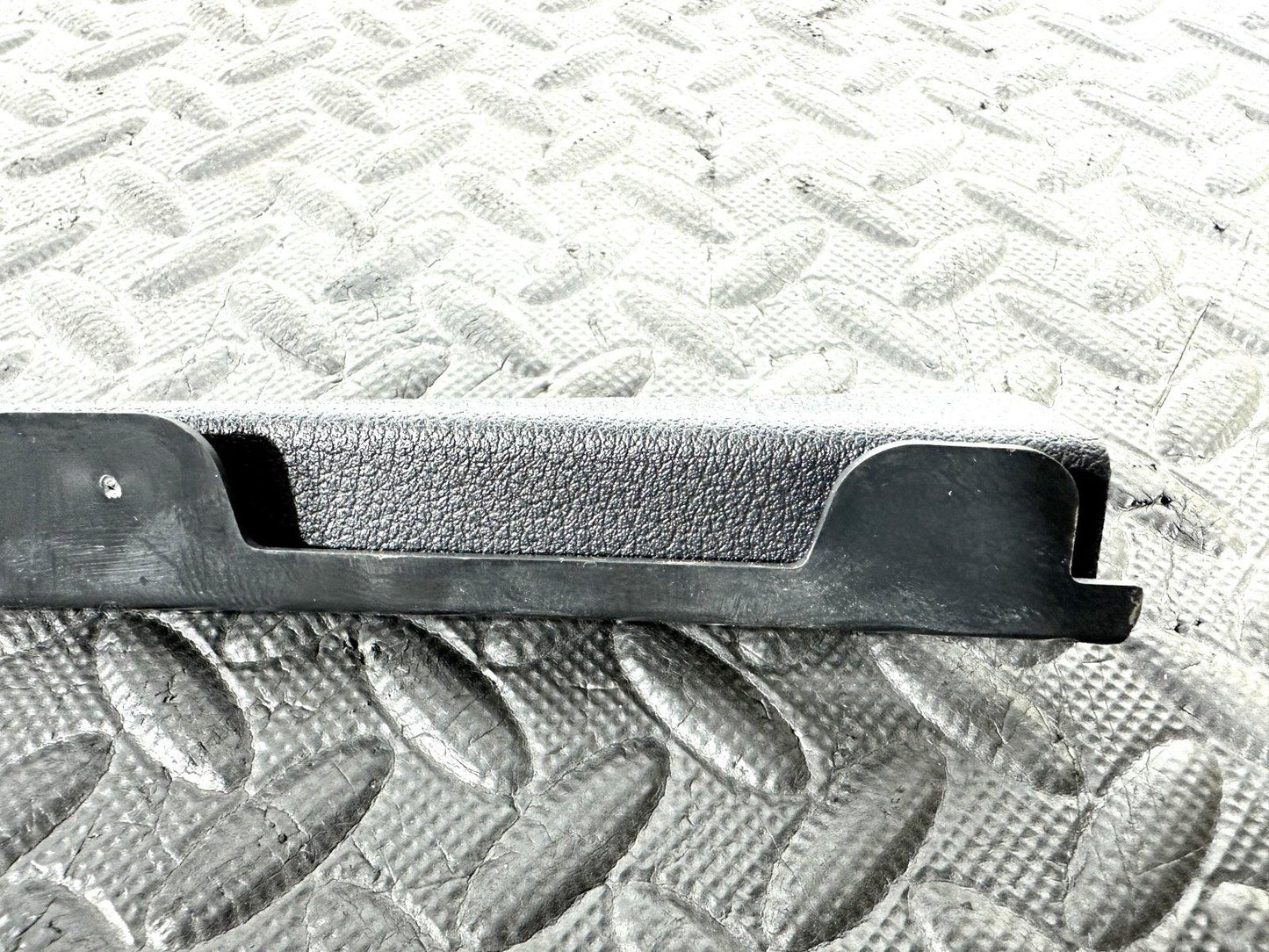 16-19 AUDI A4 B9 AVANT GENUINE RIGHT DRIVER SIDE A PILLAR BRACKET 8W0868204
