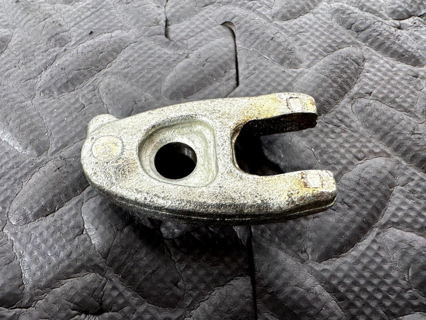 12-18 MERCEDES A B CLASS W176 W246 GENUINE INJECTOR CLAMP X4