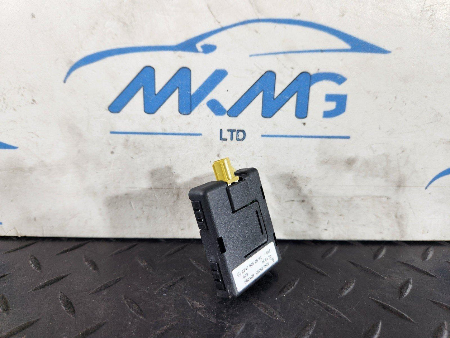 19-ON MERCEDES BENZ B CLASS W247 WLAN AERIAL ANTENNA A2479052602