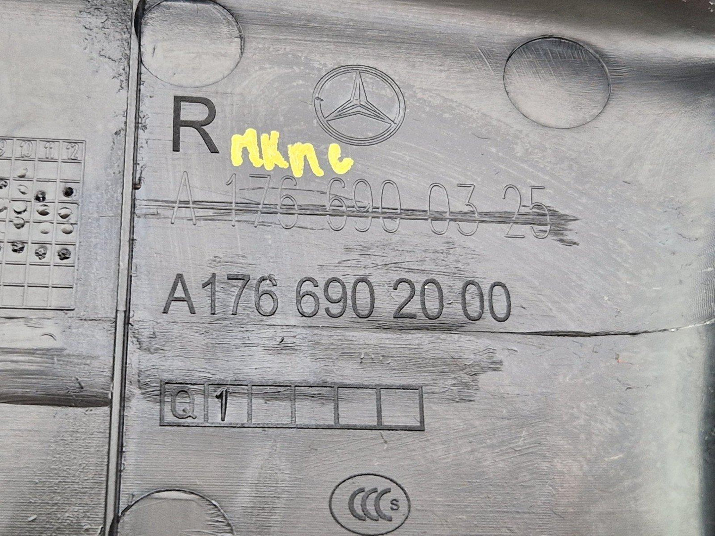 12-18 MERCEDES BENZ W176 OEM B PILLAR TRIM A1766902000 A2466900430