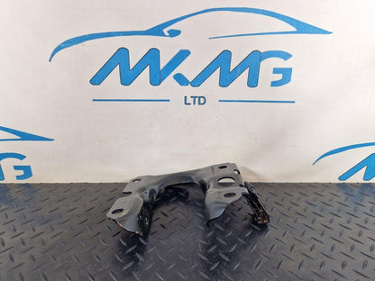 18-ON MERCEDES BENZ A CLASS W177 MAIN FLOOR LEFT SIDE N/S HOLDER BRACKET MOUNT