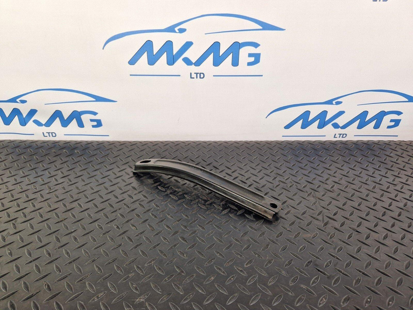 14-21 MERCEDES BENZ C300h W205 FRONT AXLE CARRIER BRACING BRACKET A2056282000