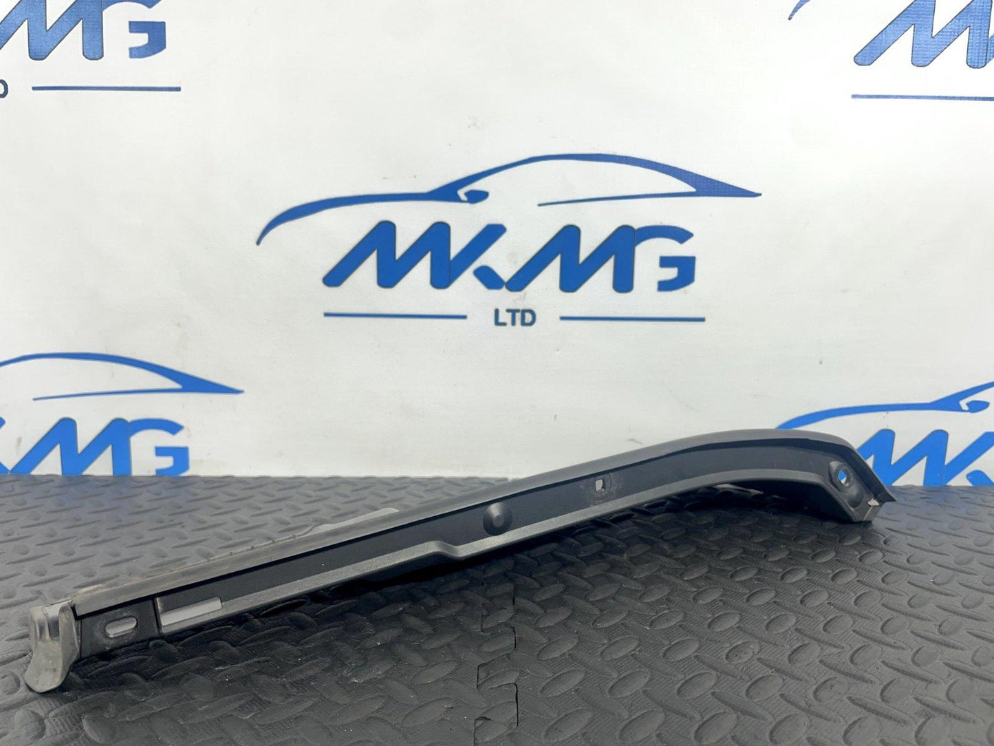 16-22 BMW X1 F48 GENUINE FRONT DRIVER SIDE ENGINE RUBBER SEAL 7329400