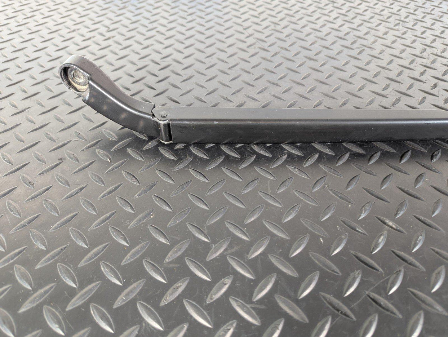 10-17 AUDI A8 4H FRONT LEFT WIPER ARM WITH BLADE 4H2955407A