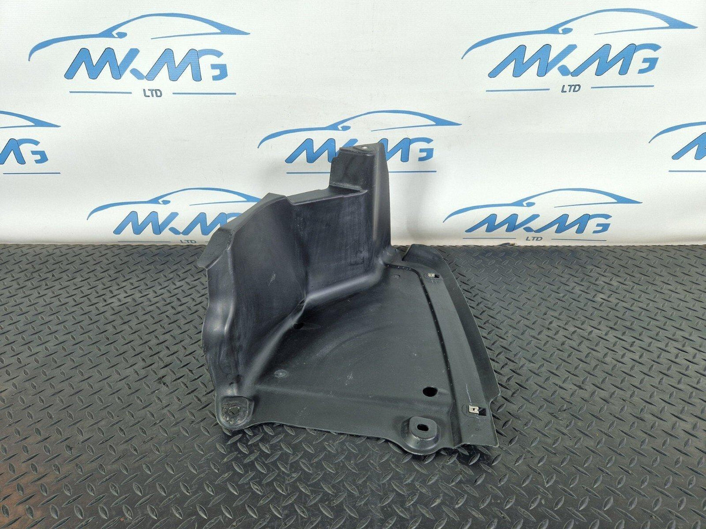 12-17 AUDI Q5 8R GENUINE OEM REAR RIGHT O/S UNDERBODY UNDERTRY TRIM 8R0825219B