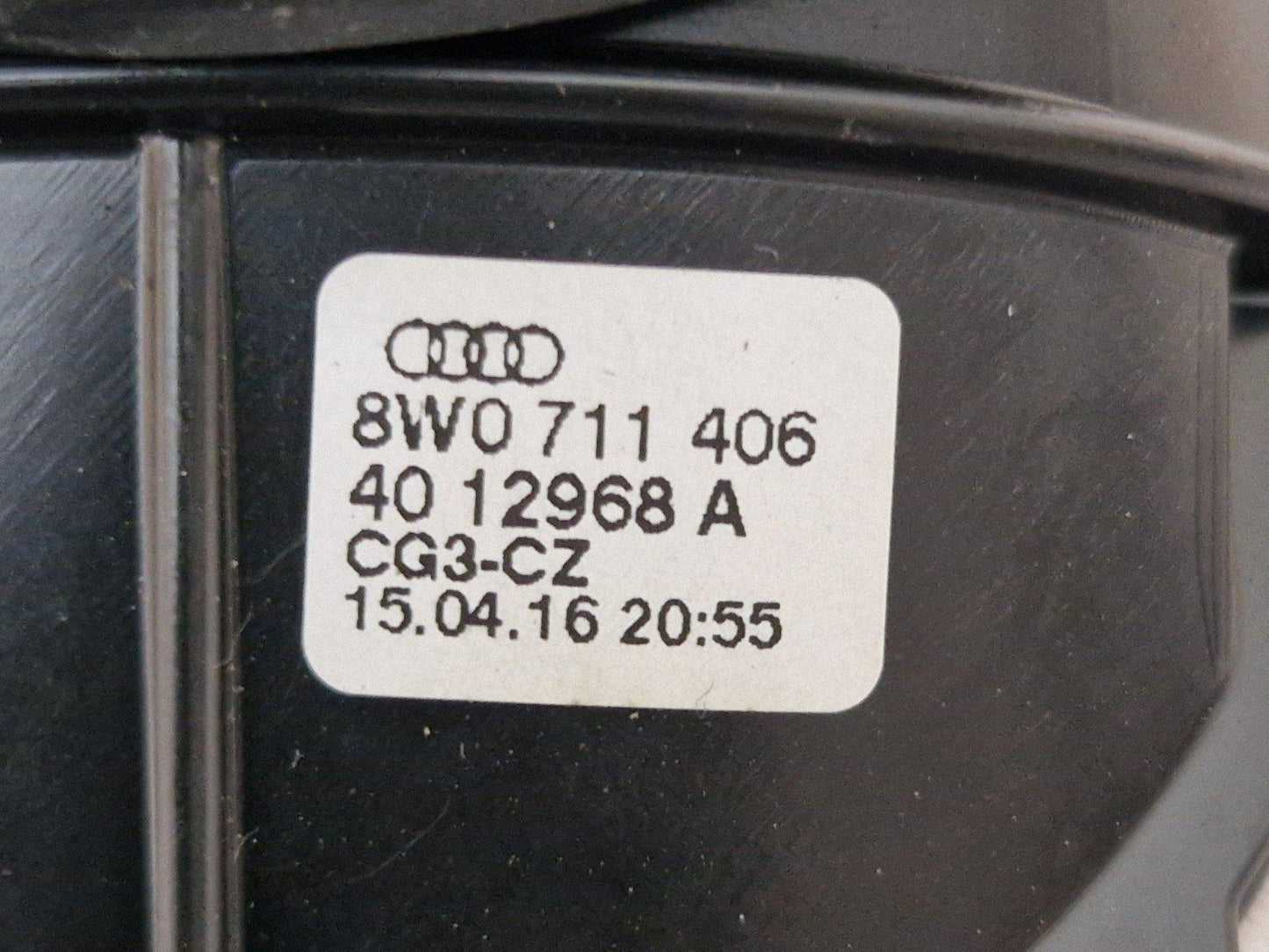 AUDI A4 8W B9 16-ON GEARSTICK RUBBER SEAL TRIM 8W0711406