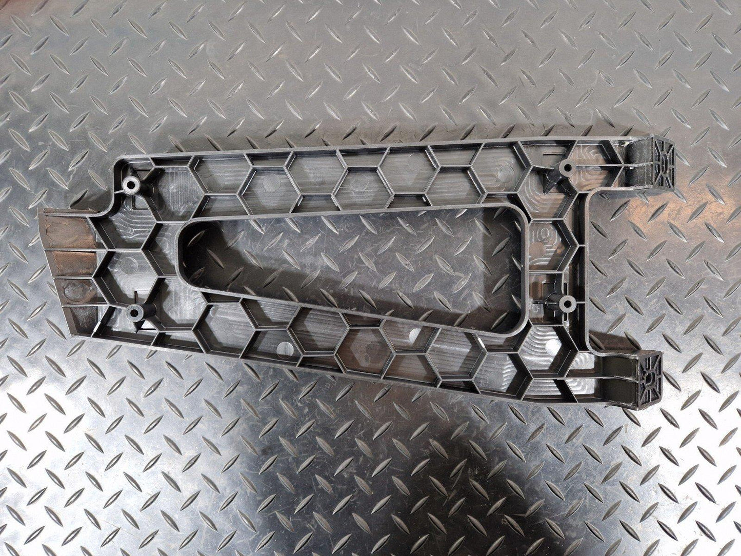 10-18 AUDI A7 4G S-LINE GENUINE AMPLIFIER MOUNT BRACKET 4G0907348B