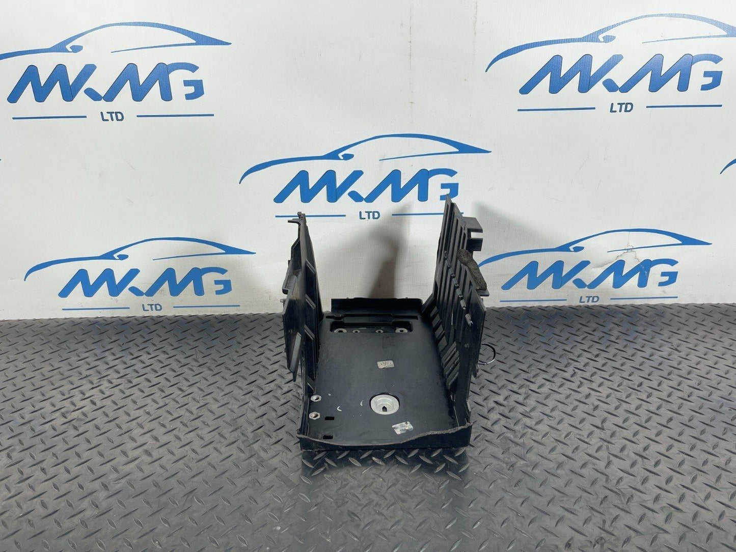 2019-ON  LAND ROVER DISCOVERY L550 LCI BATTERY TRAY K8D210723A
