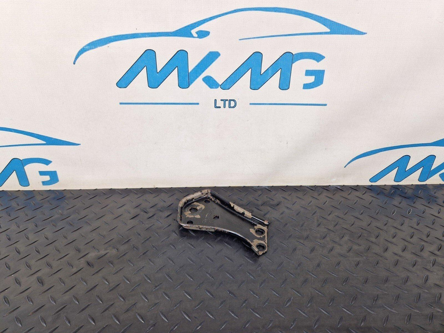 14-21 MERCEDES BENZ W205 REAR AXLE SUBFRAME LEFT STOP PLATE A2053520700