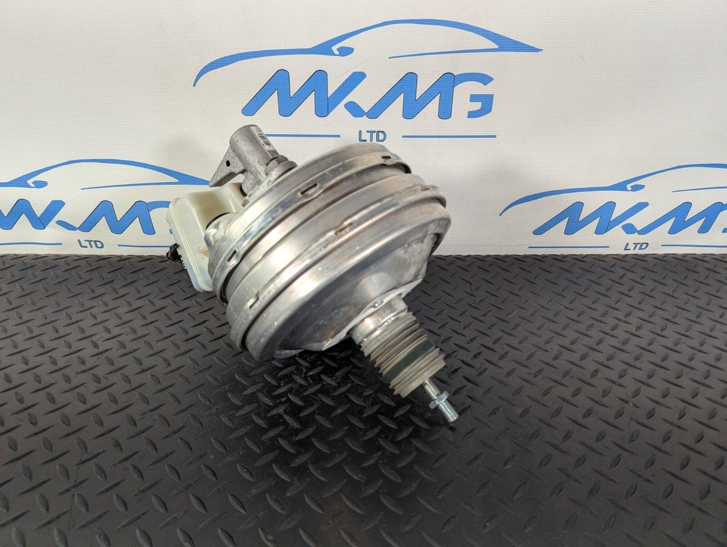 10-17 AUDI A8 4H GENUINE BRAKE SERVO MASTER CYLINDER 4H0612103C