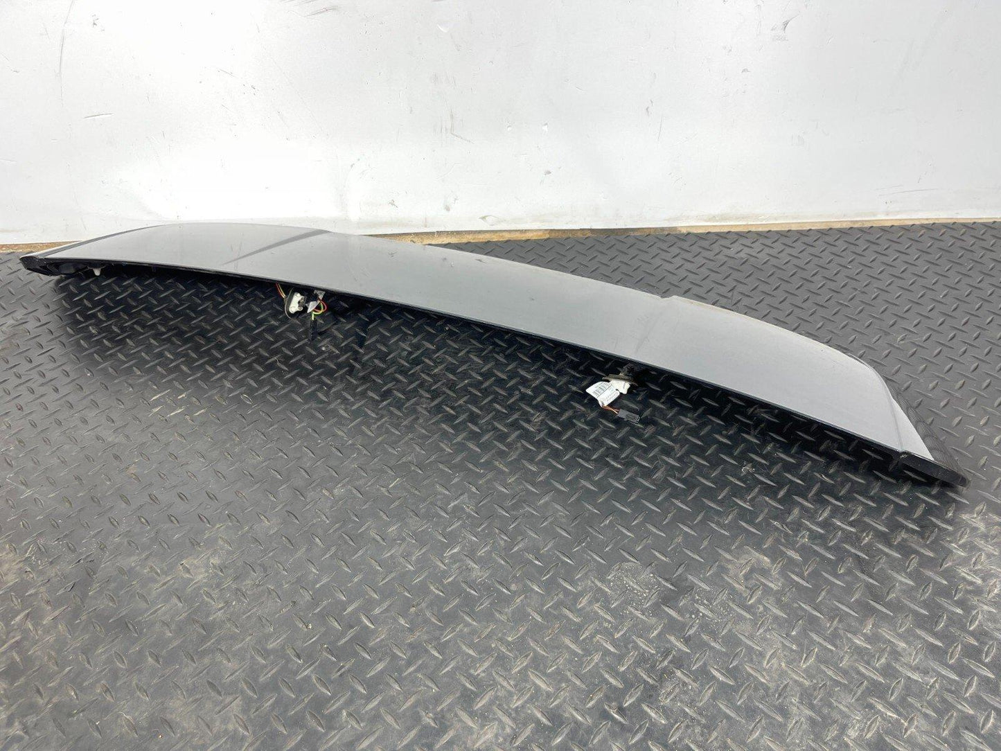 16-19 AUDI A4 B9 ESTATE GENUINE TAILGATE SPOILER IN GREY (LX7L) 8W9827933