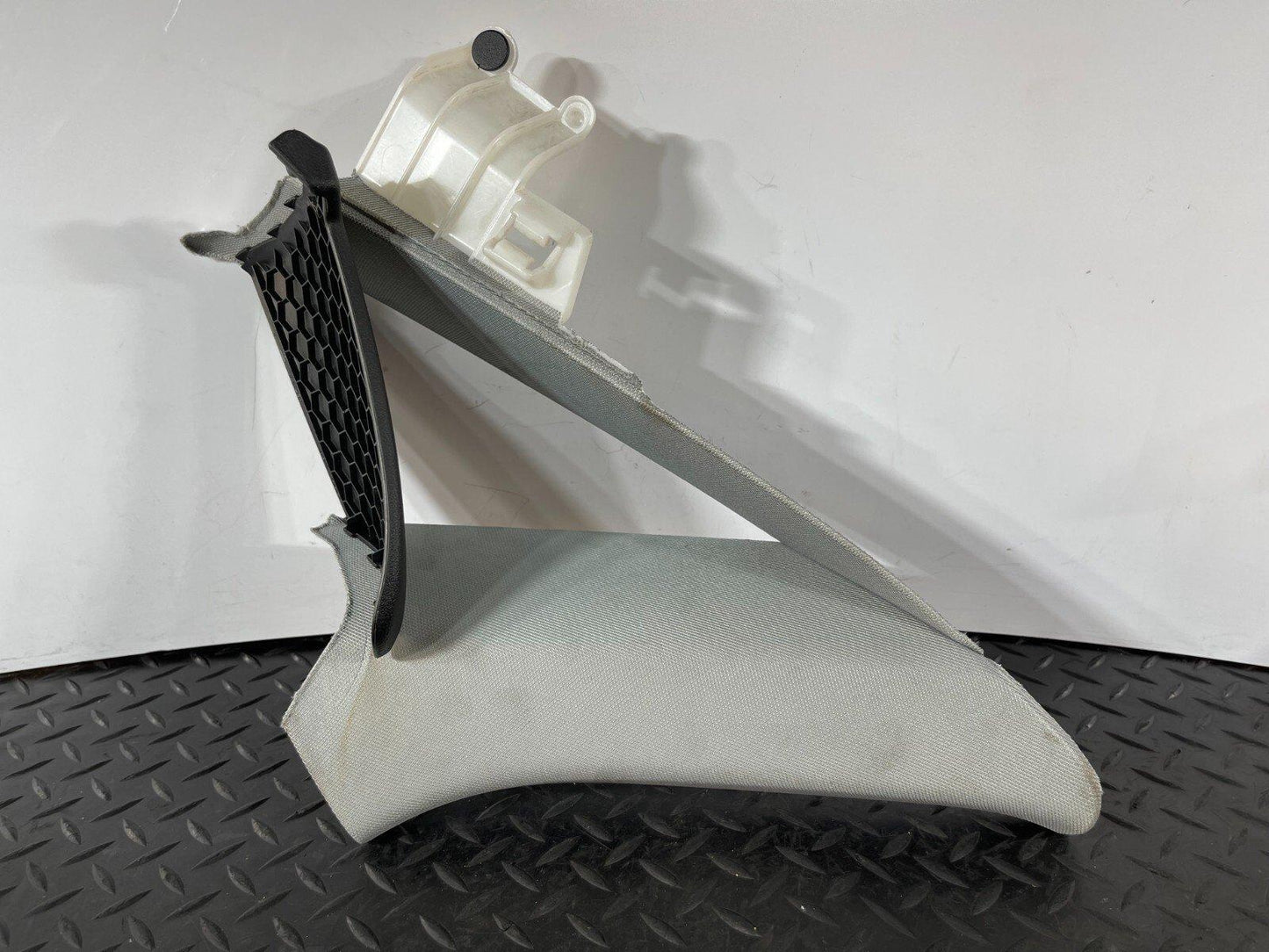 16-19 AUDI A4 B9 SALOON GENUINE REAR LEFT N/S C-PILLAR COMPLETE TRIM 8W5867287A