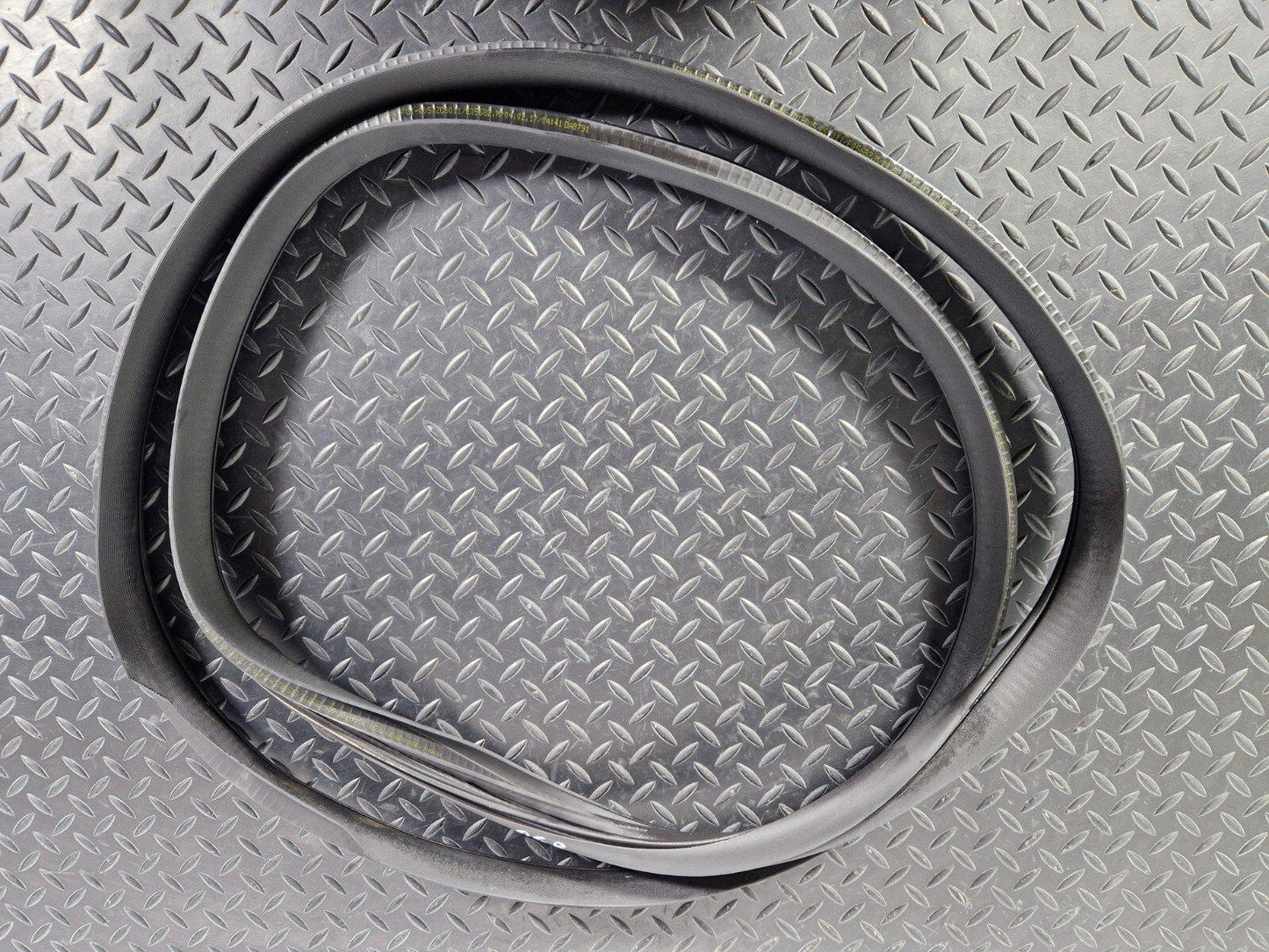 14-21 MERCEDES BENZ C200d W205 LEFT & RIGHT REAR DOOR SEAL GASKET A2056970251