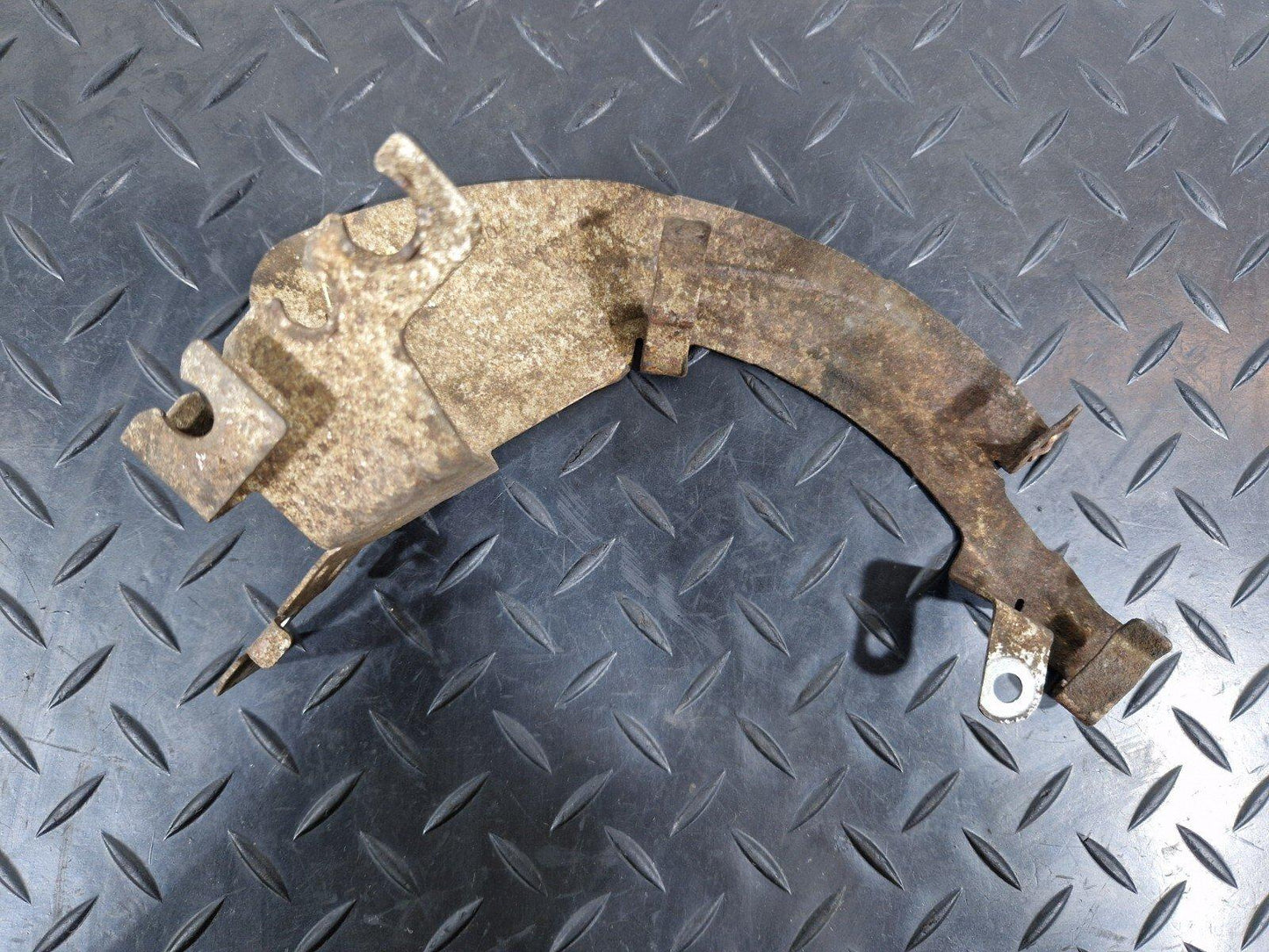 14-21 MERCEDES-BENZ C-CLASS C250D W205 REAR RIGHT MOUNTING BRACKET A2055467480