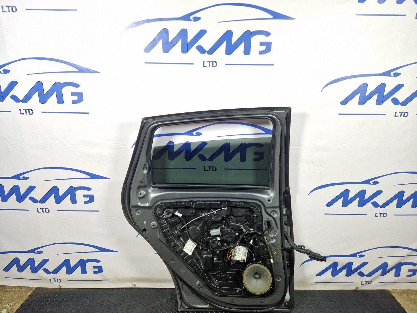 19-ON MERCEDES BENZ B CLASS W247 REAR LEFT N/S COMPLETE DOOR IN GREY 787