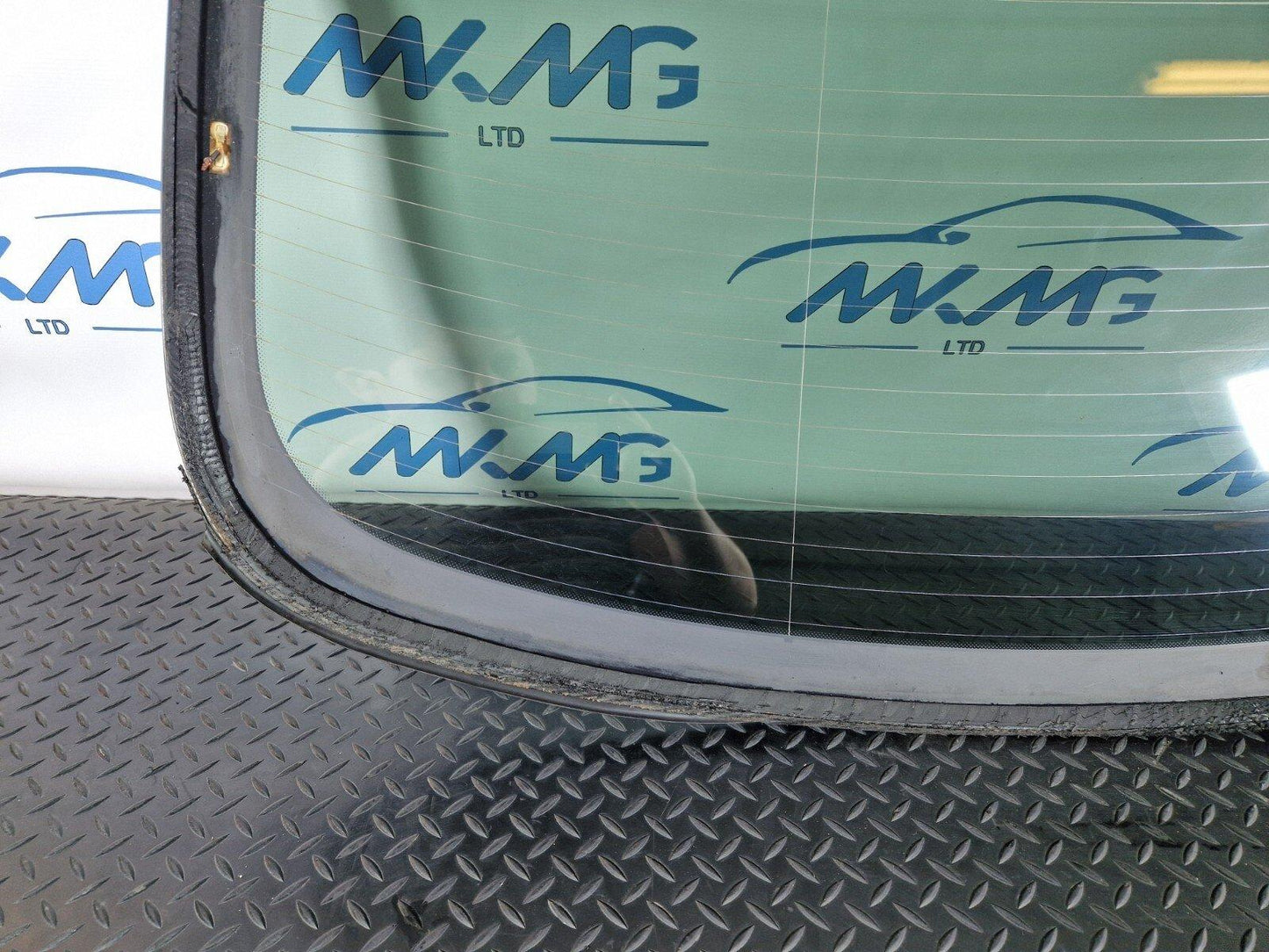 11-18 BMW 6 SERIES F06 GENUINE REAR CENTRE WINDOW GLASS WINDSCREEN 43R-001090