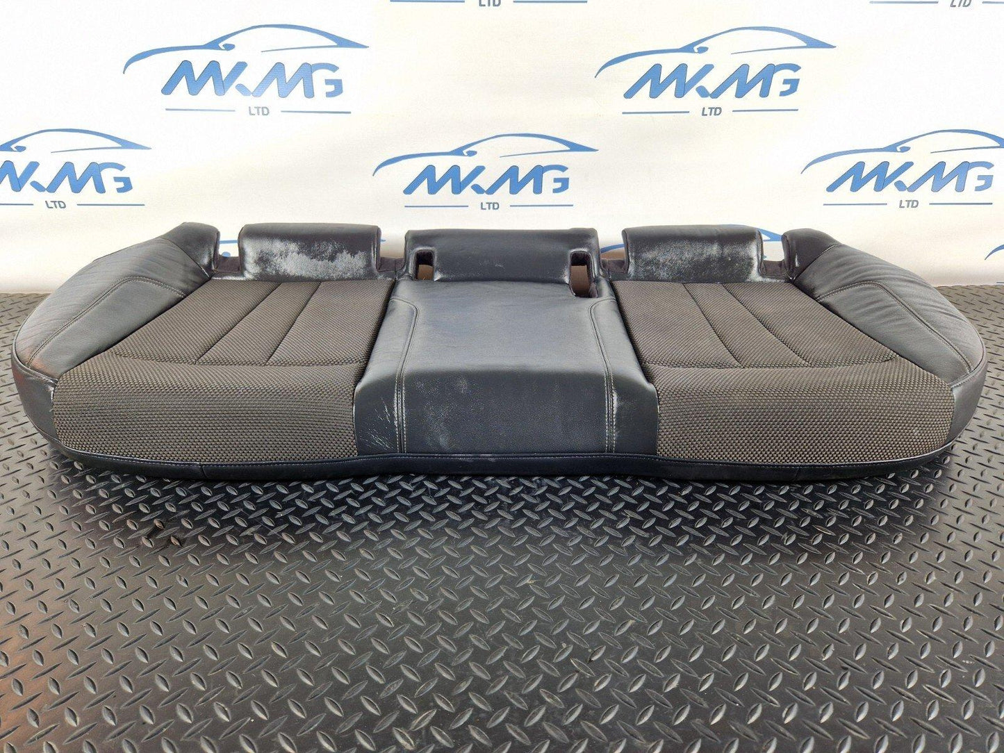 16-19 AUDI A4 B9 S-LINE GENUINE REAR HALF LEATHER SEAT BENTCH 8W0885375A