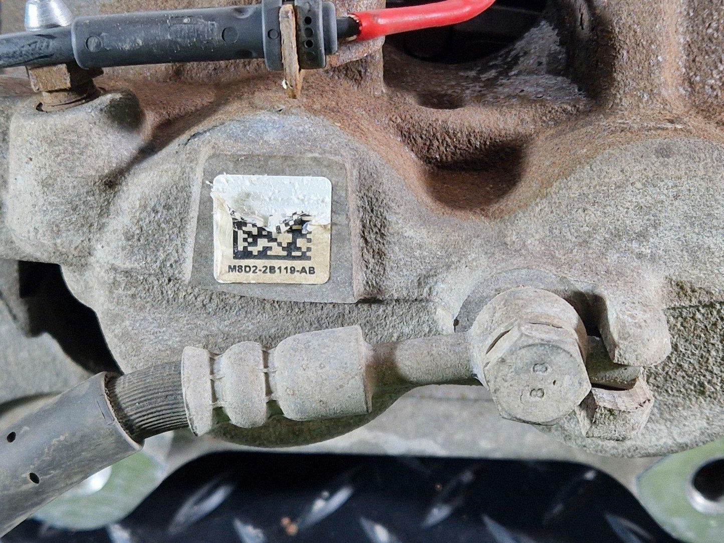 19-ON RANGE ROVER EVOQUE L551 GENUINE FRONT LEFT N/S BRAKE CALIPER M8D2-2B119-AB